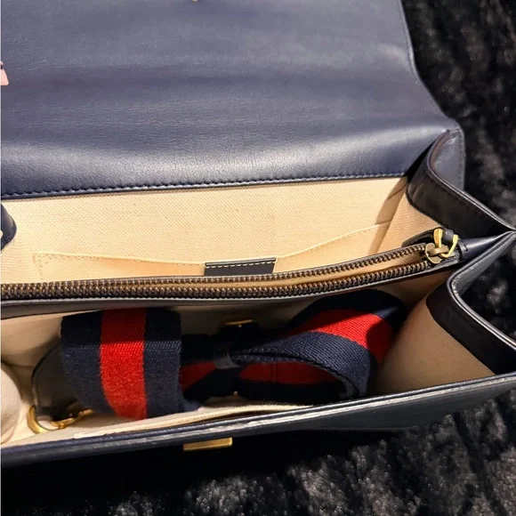 Gucci Navy and Red Shoulder Bag with Bamboo Handle - Picture 3 of 12